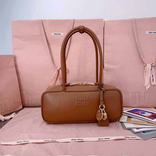 MIUMlU new handbag 250526