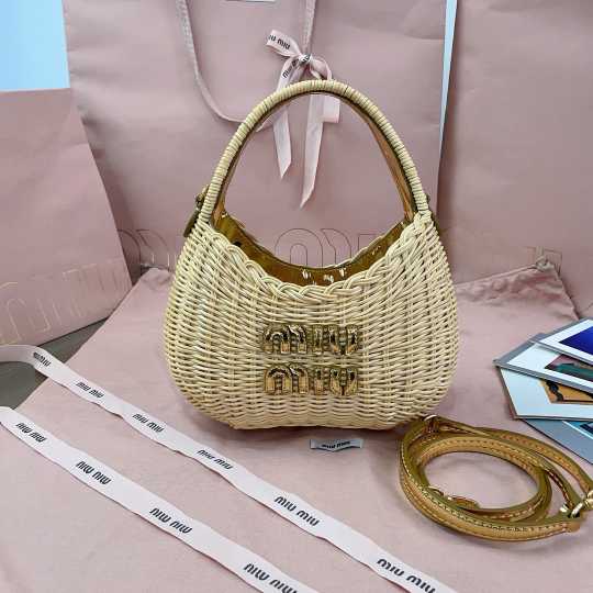 MIUMlU new handbag 250526