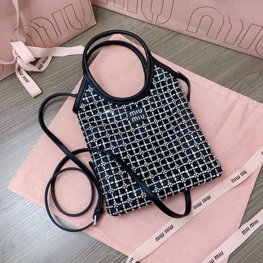 MIUMlU new handbag 250526