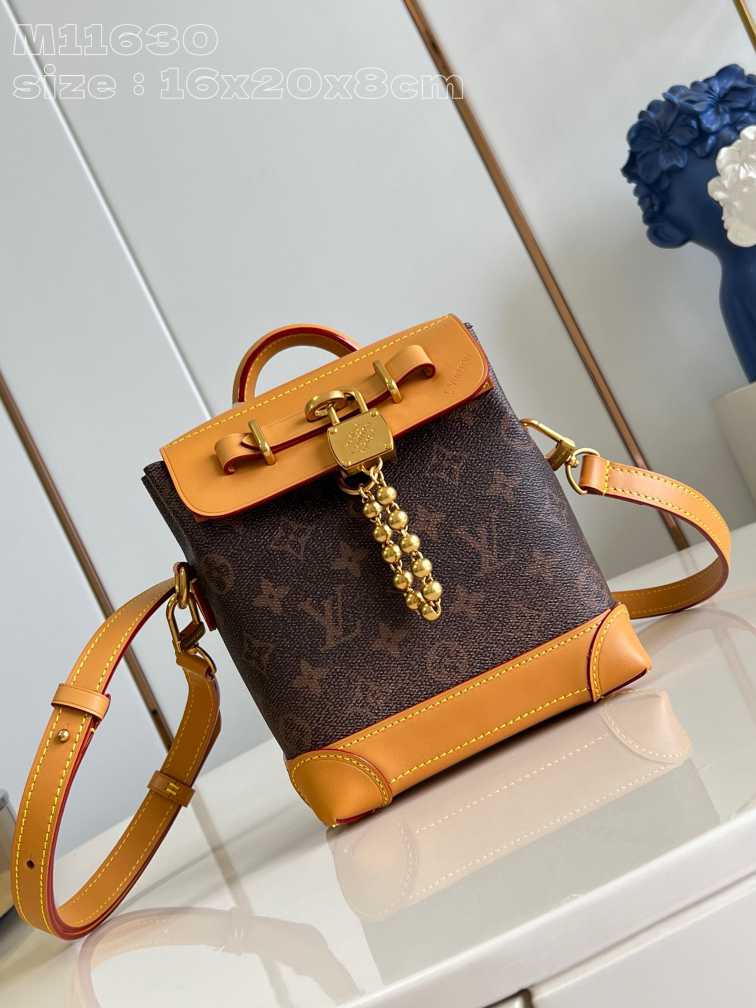 Steamer 15 Pharrell Williams  Marque D?pos?e M11630 16.5x20x8.5CM