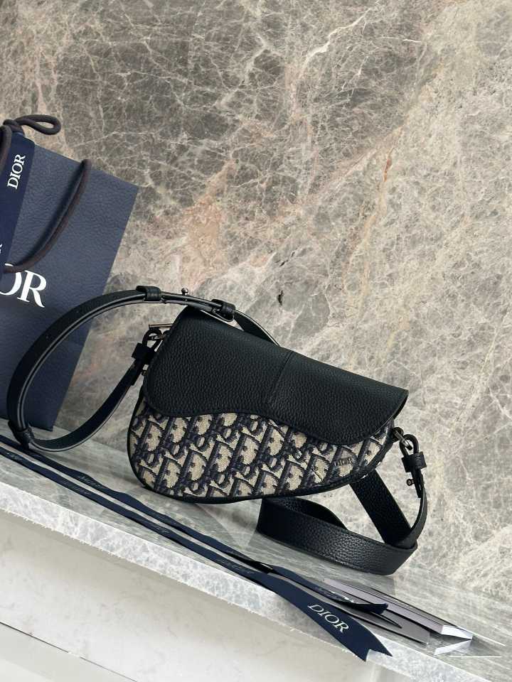 DlOR MENS BAG 250611