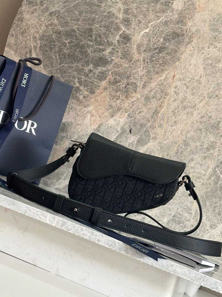 DlOR MENS BAG 250611