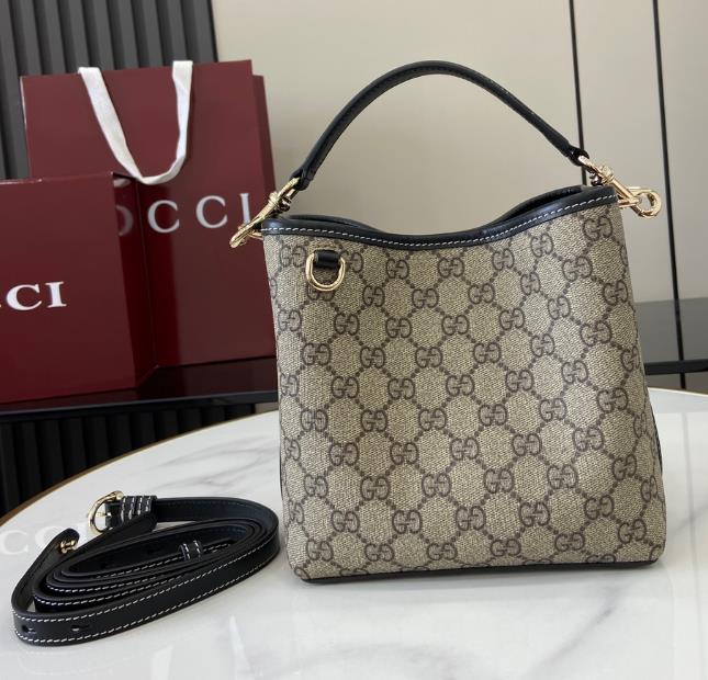 GUCCI NEW WOMENS HANDBAG 815118 19x18x11cm GG Emblem 250623