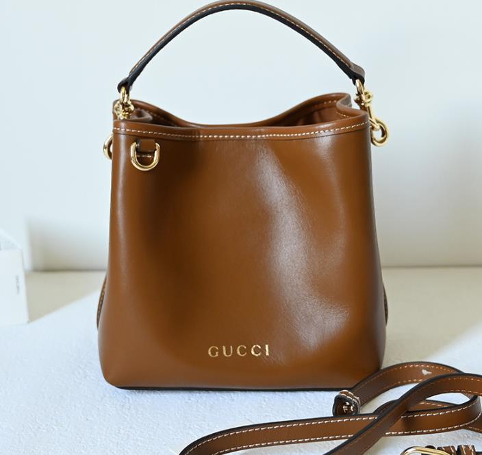 GUCCI NEW WOMENS HANDBAG 815118 19x18x11cm GG Emblem 250623