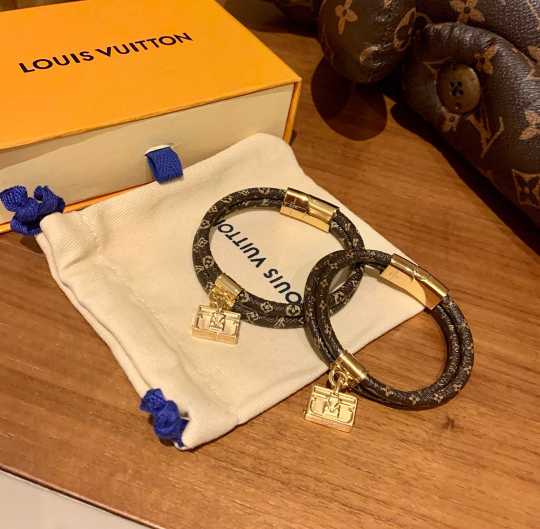 L\V bracelet 250628
