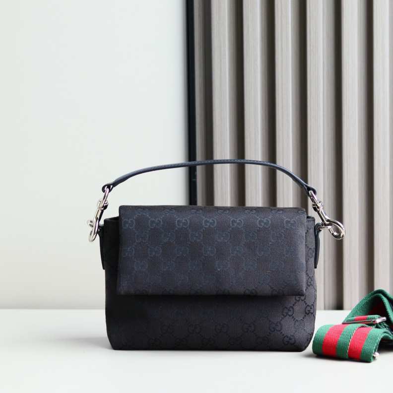 GUCCl womens new bag 821617 19x15x7cm