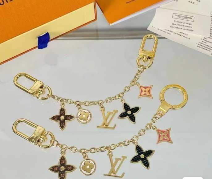 L\V Accessories 251008