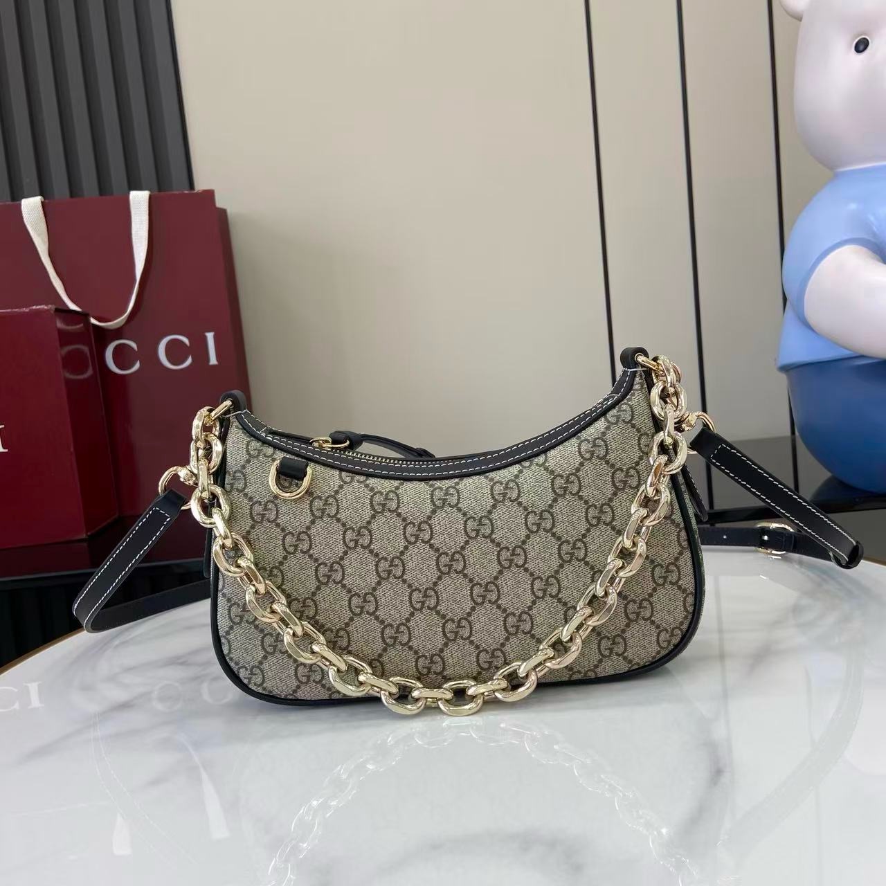 GUCCl womens handbag new 251009