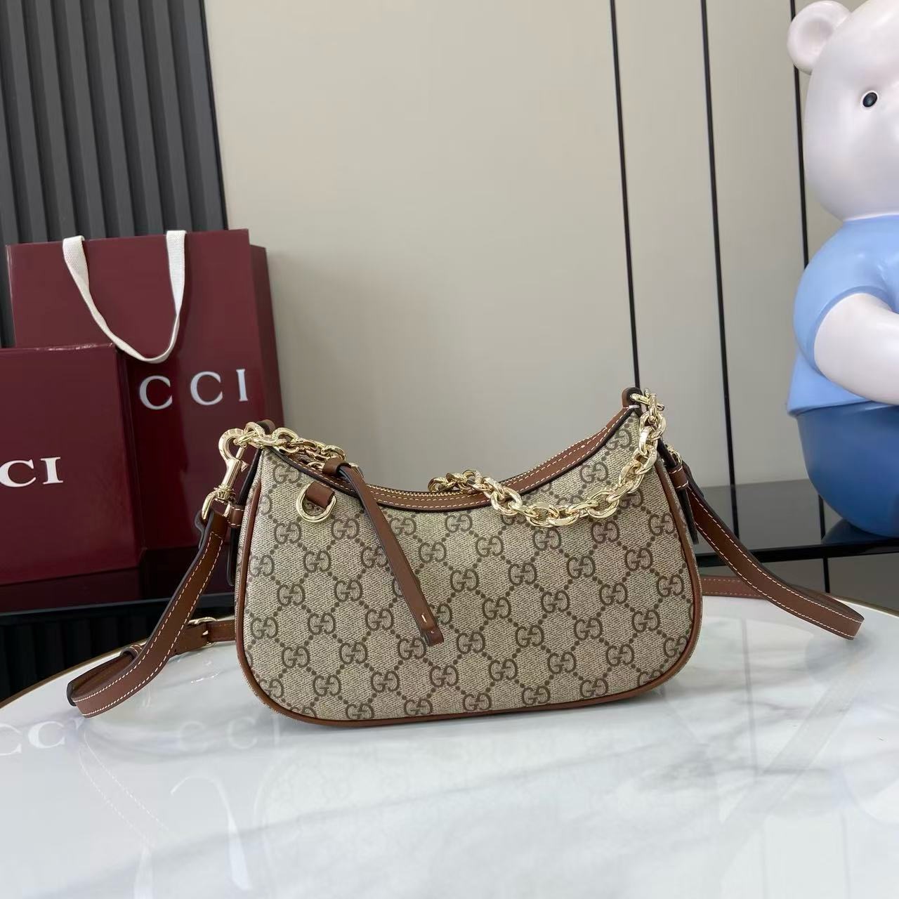 GUCCl womens handbag new 251009