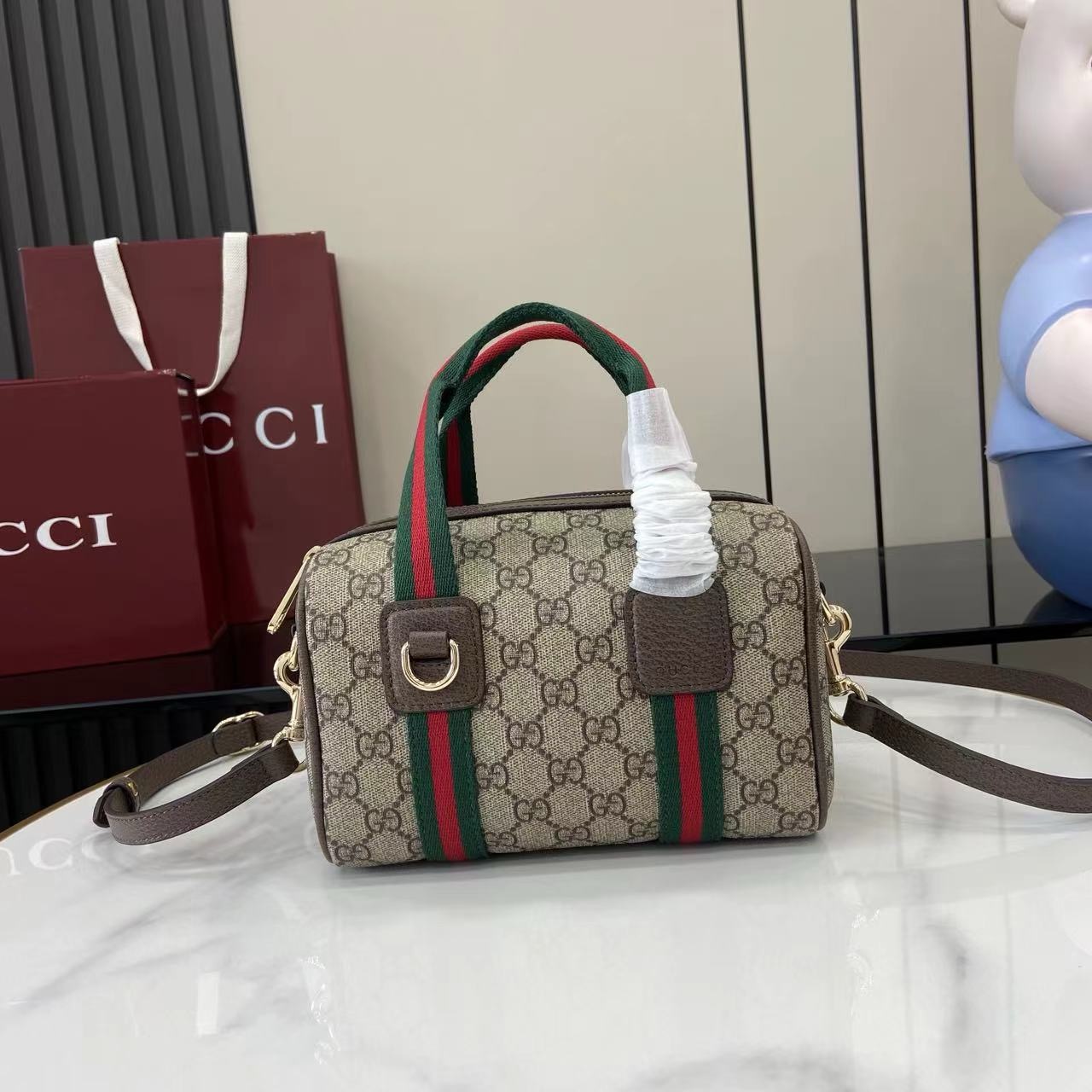 GUCCl womens handbag new 251009