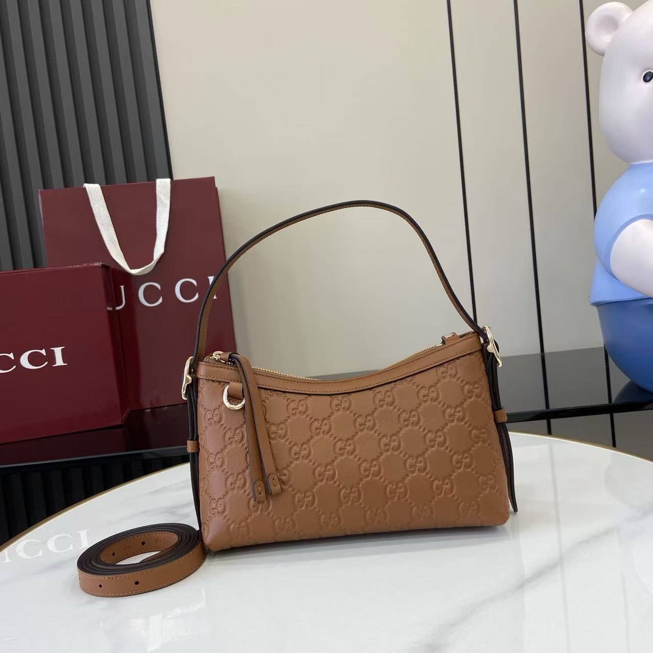 GUCCl womens handbag new 251009