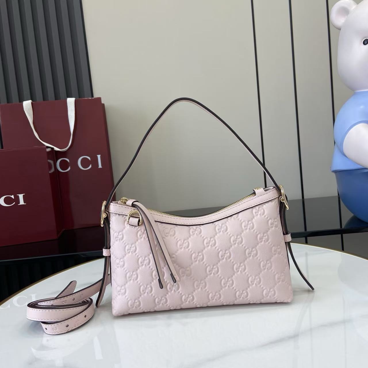 GUCCl womens handbag new 251009