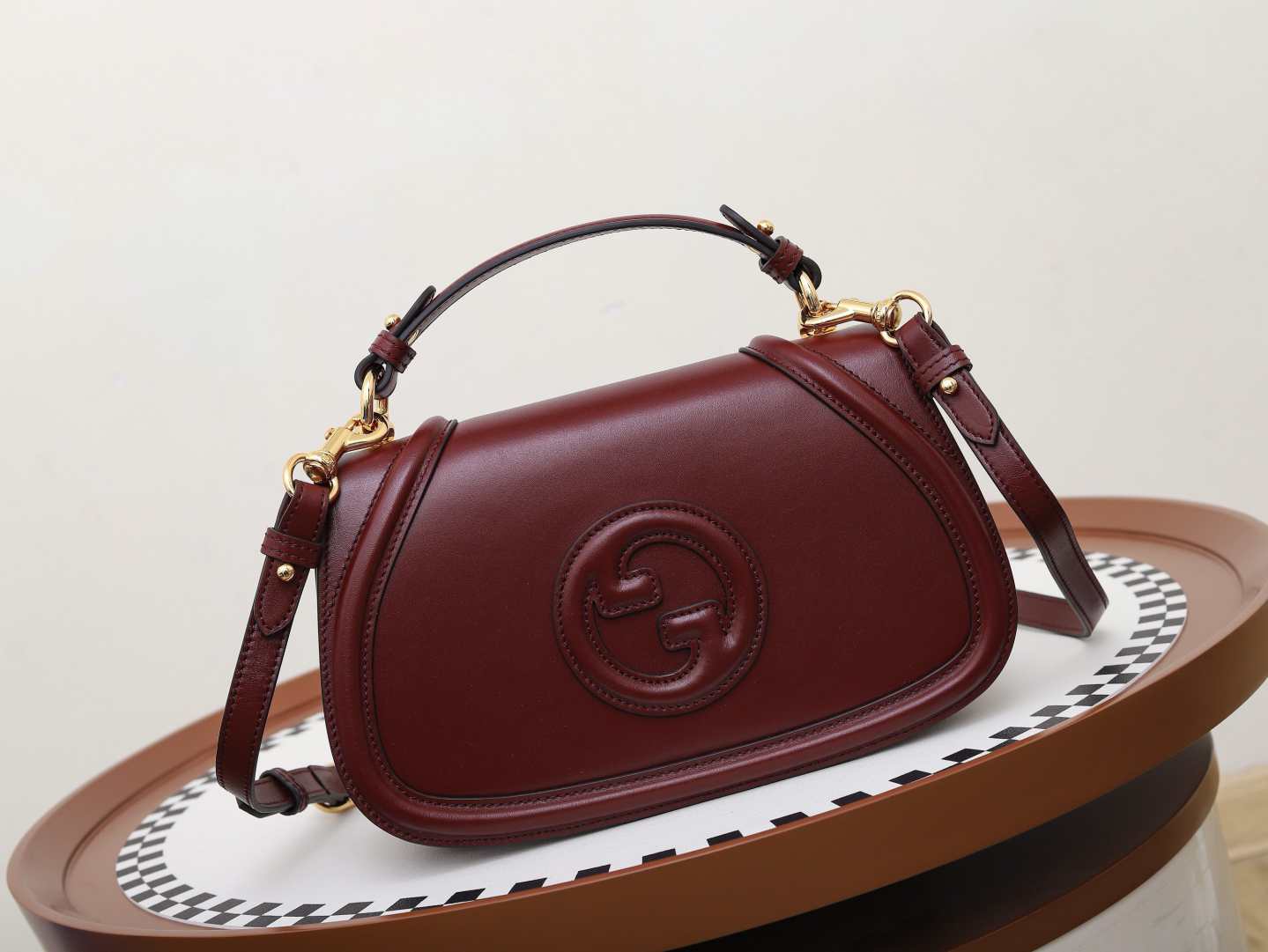GUCCl womens handbag new 251009