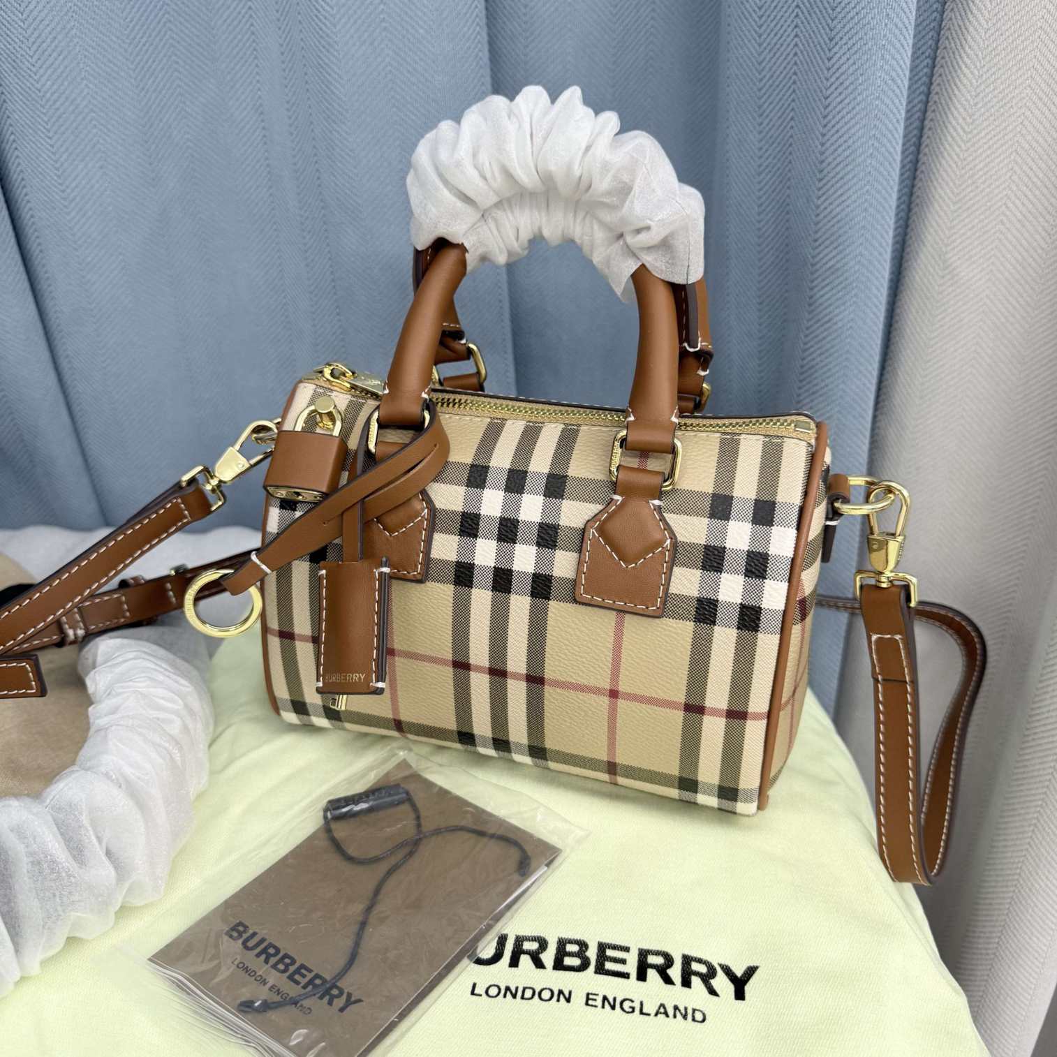 bur;berry womens handbag 251103