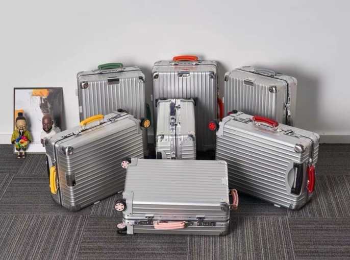 RIMOWA SUITCASE 251103