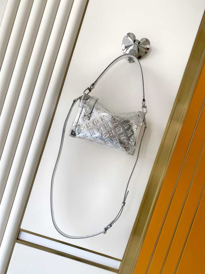 M26223 Monogram Miroir Side Trunk 23.5 × 16 x 8.5CM