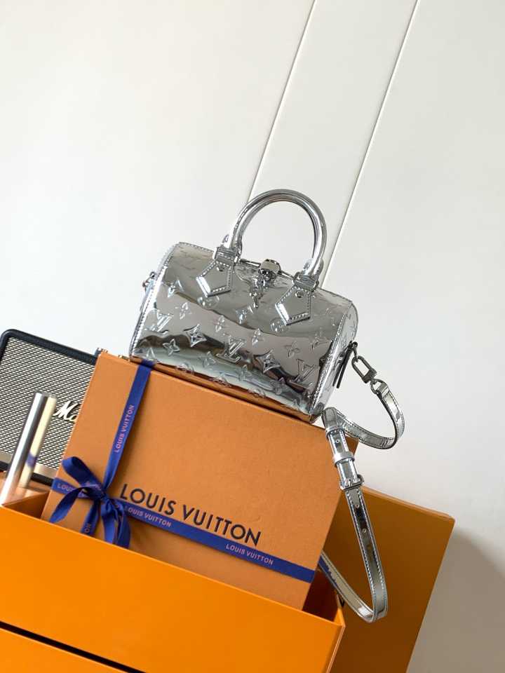 M11987 Monogram Miroir  SILVER Speedy Bandoulière 20 Ski 13.5 x 12 x 20.5CM