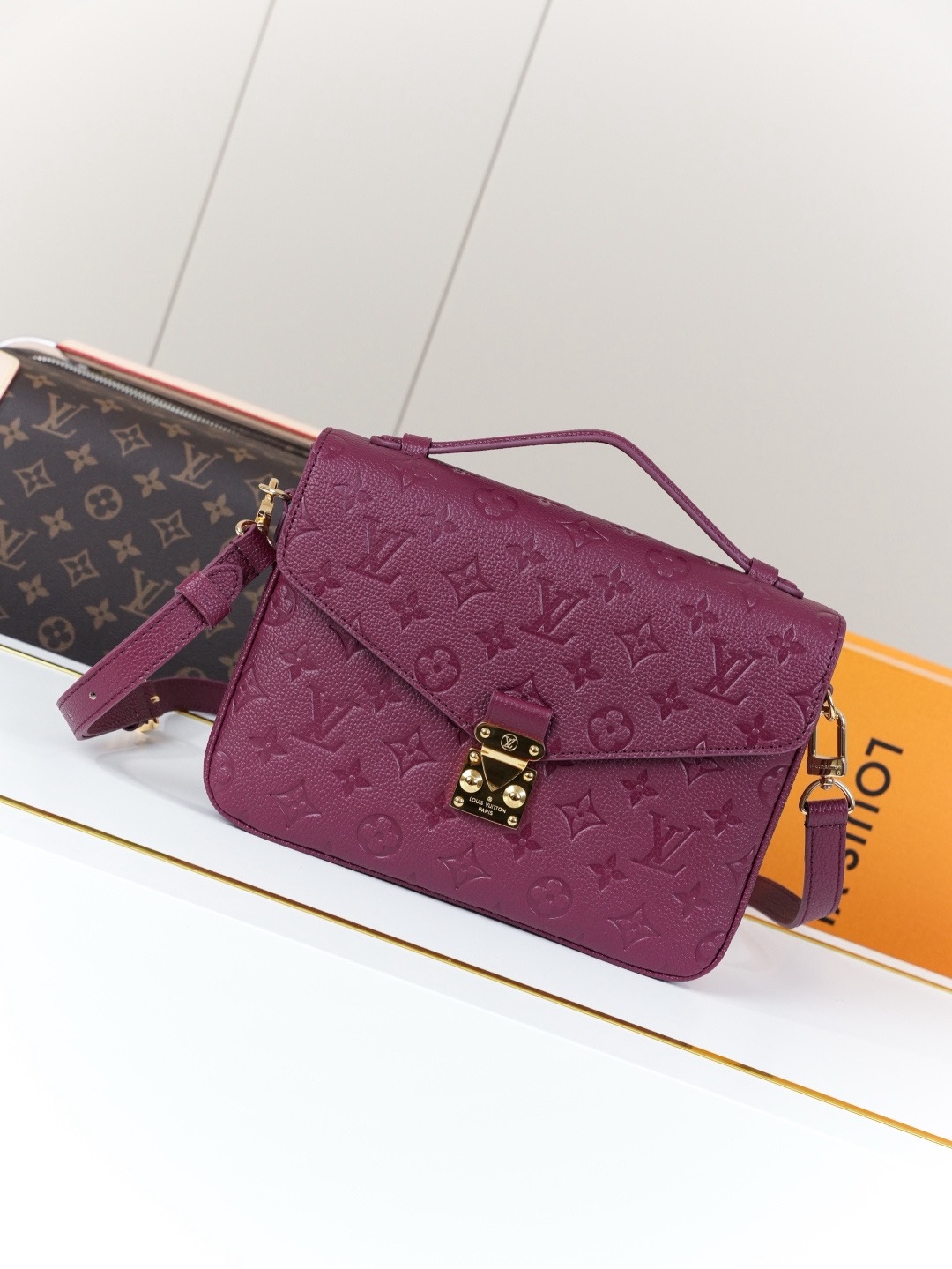 L\V NEW womens handbag 260118