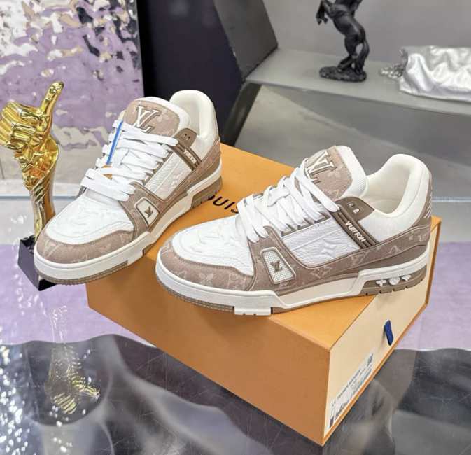 L\V NEW TRAINERS 260125