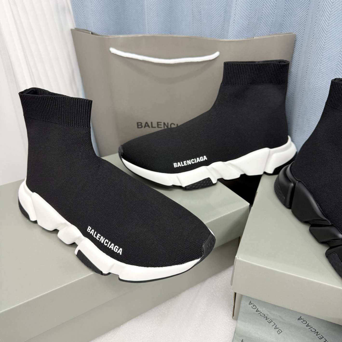 B@lenciaga SOCK TRAINERS 260125