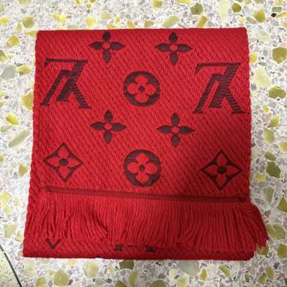 red scarf 260202