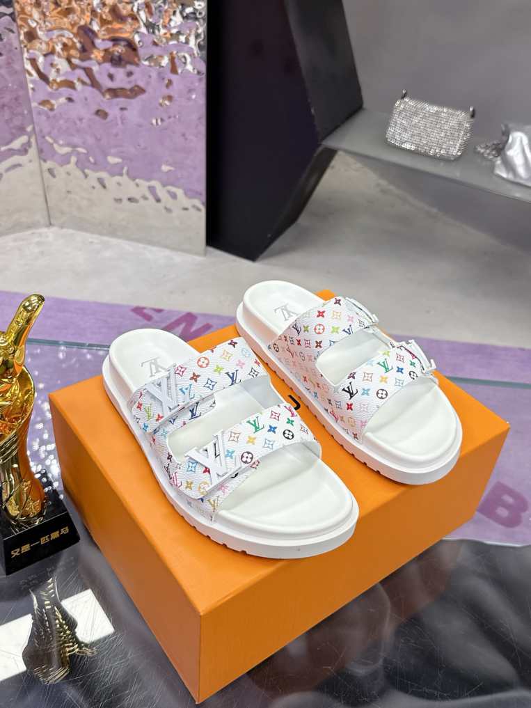 L\V Slippers sandals 260202