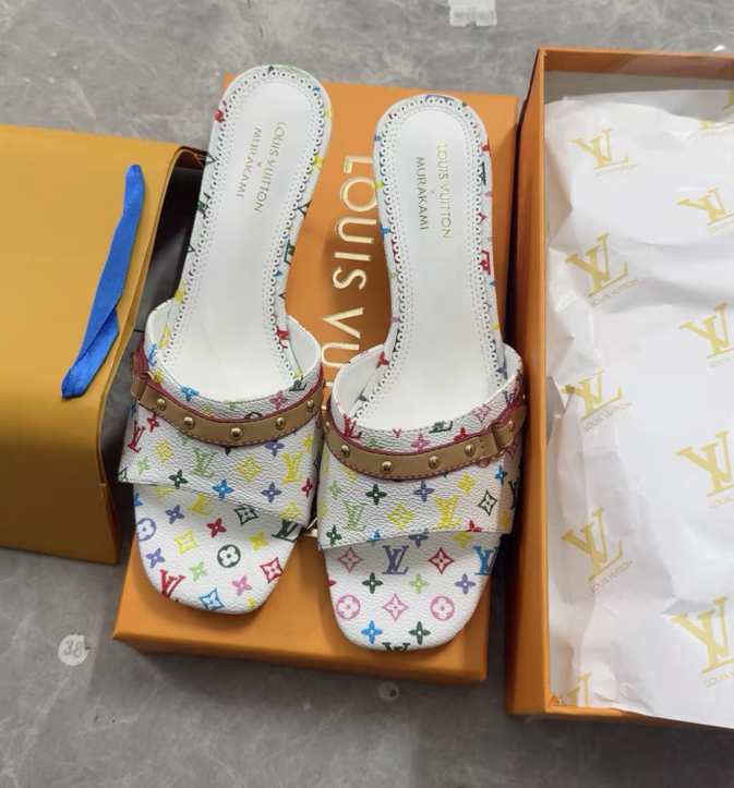 L\V Slippers sandals 260202