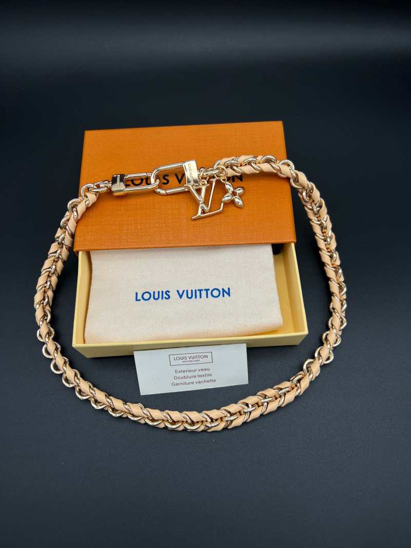 L\V Accessories 260202